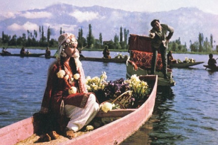 A still from the classic movie, "Kashmir ki Kali"